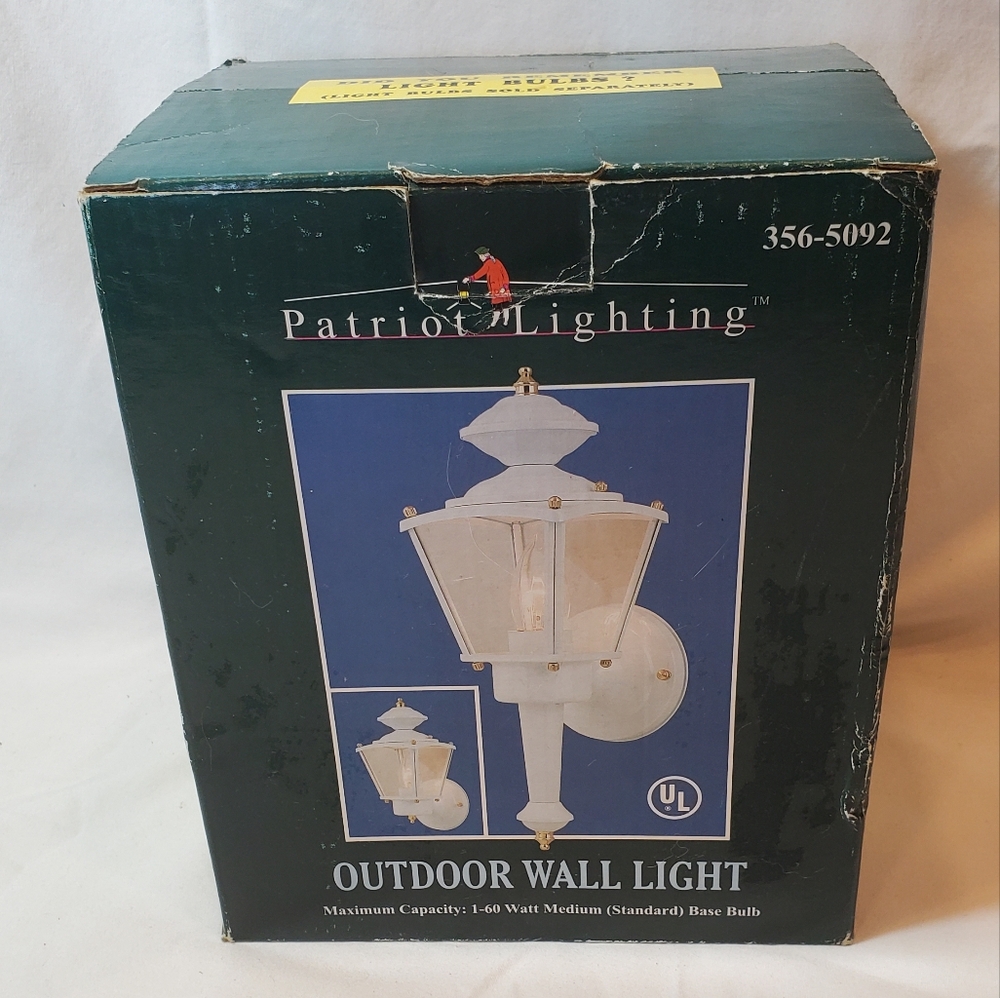 Patriot Lighting Vintage Outdoor Wall Light #356-5092 Colonial Style NOS